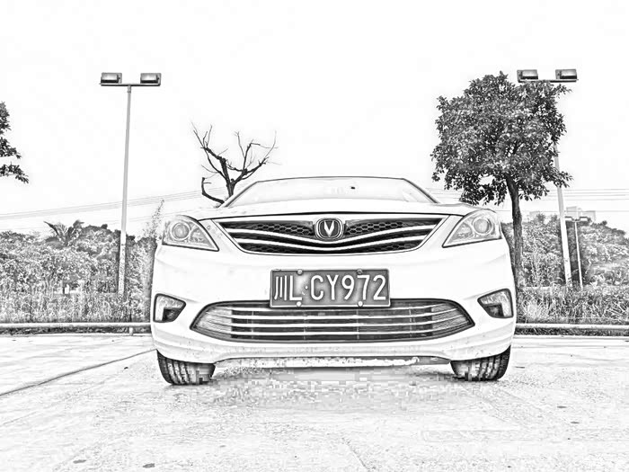 逸动的写生素描之车头特写