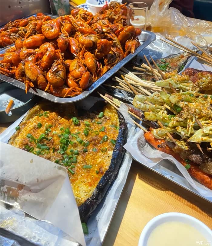 夜晚的你和烧烤也挺配的