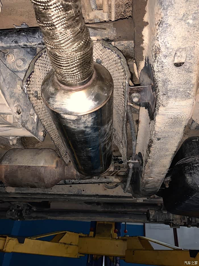 0t加装原厂70l副油箱作业_陆风x8论坛_汽车之家论坛