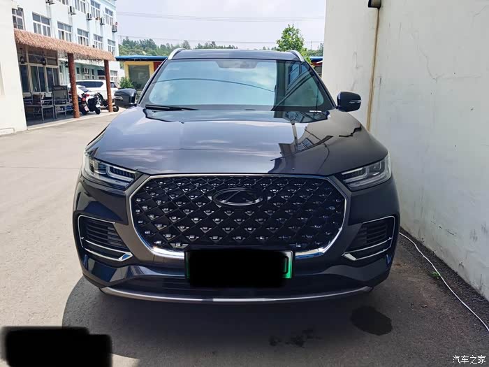 瑞虎8plus熏黑中网