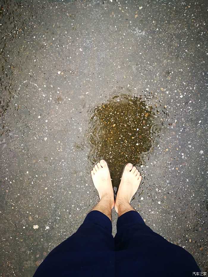 如果雨来了,我就待在车上