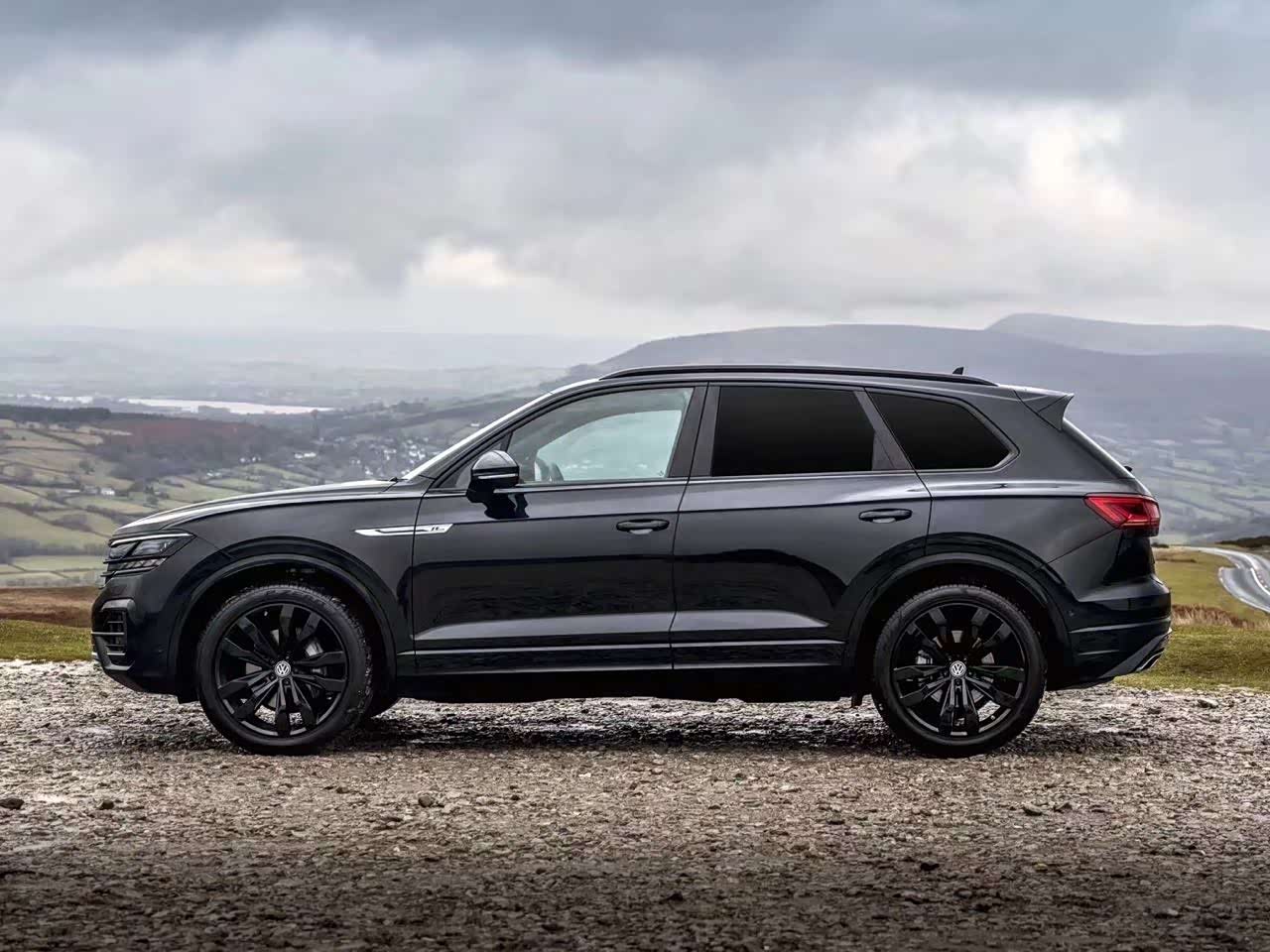 图 2020款的途锐,黑武士和白金刚非常的漂亮.