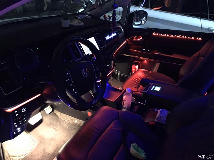 nj艾力绅星空版内饰氛围灯分享