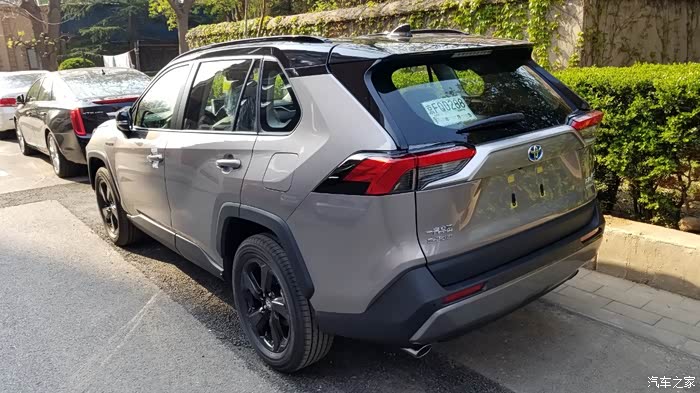 丰田荣放铂青铜色好看吗