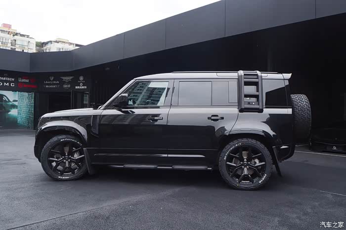 urbanx路虎卫士黑化改装帅就完事了