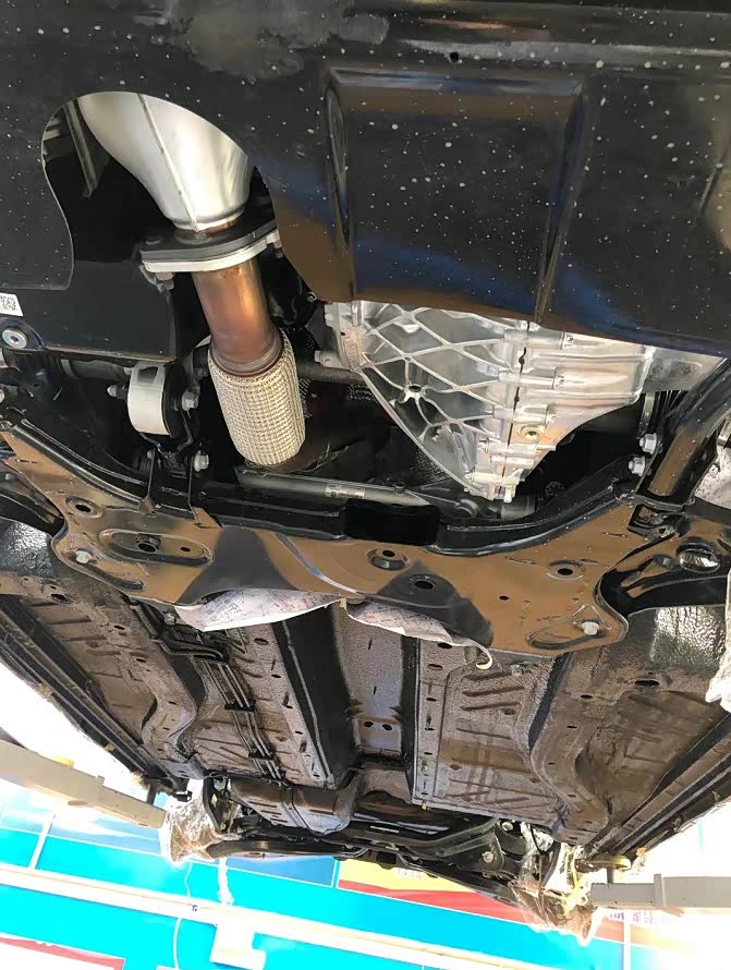 观致7喷底盘装甲