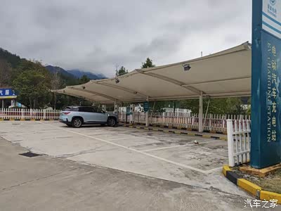 云和服务区,好像浙江和福建两地高速公路国网充电桩建设理念不一样