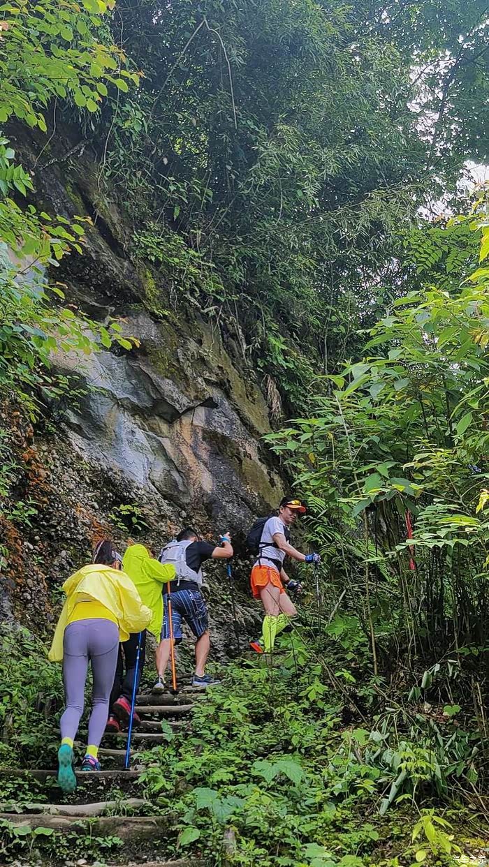 赵公山西线徒步登顶