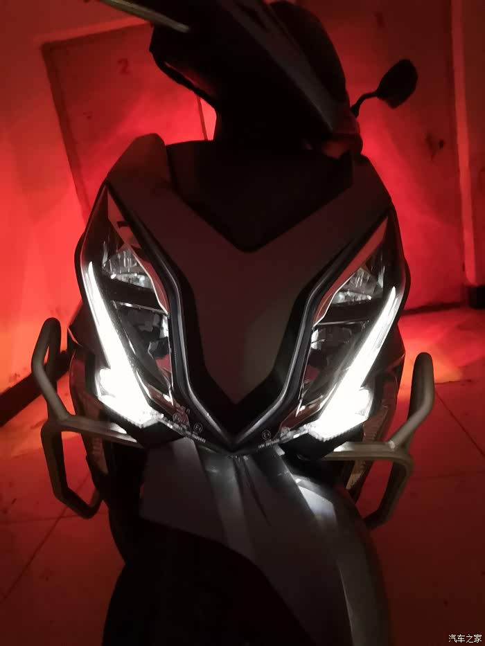 【图】喜提白色裂行125_摩托车论坛_汽车之家论坛
