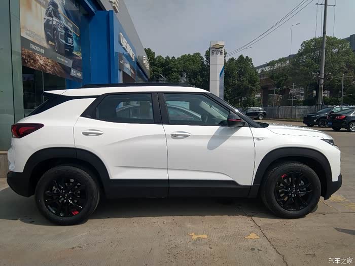 创界redline白色驰锐版实车比rs显协调