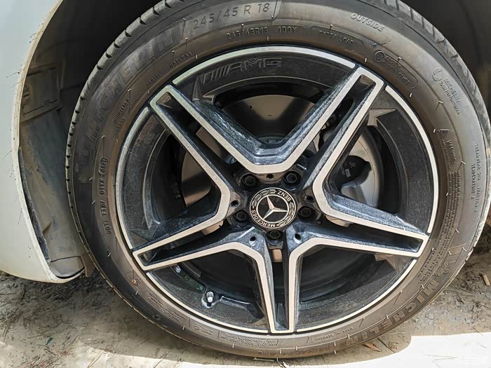 出奔驰amg五福轮毂轮胎