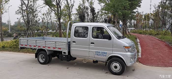 新提国六神骐t20l双排后双轮拉4吨够呛吗