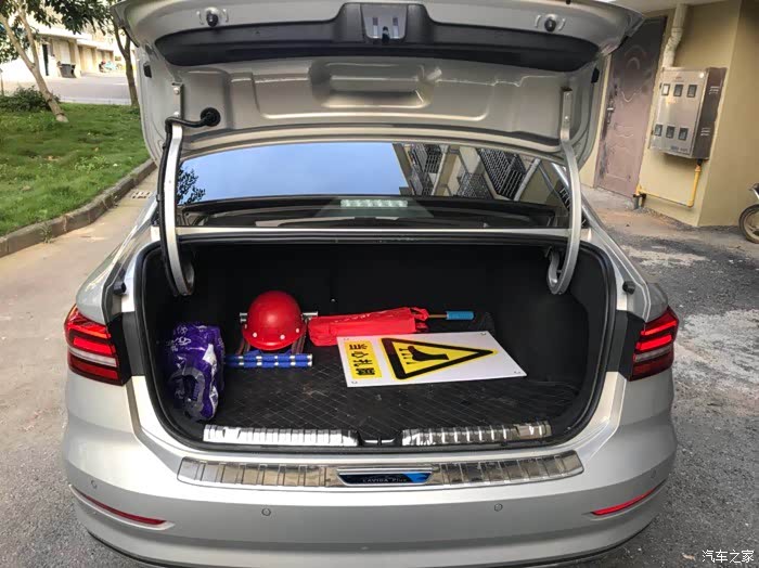 家用车首选大众全新一代朗逸plus 你值得拥有