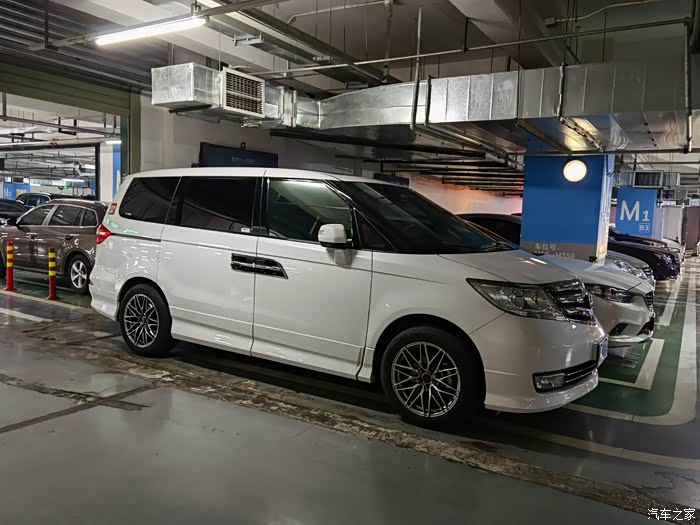 【图】15款老艾力绅尊贵,小改补齐部分短板_艾力绅论坛_汽车之家论坛