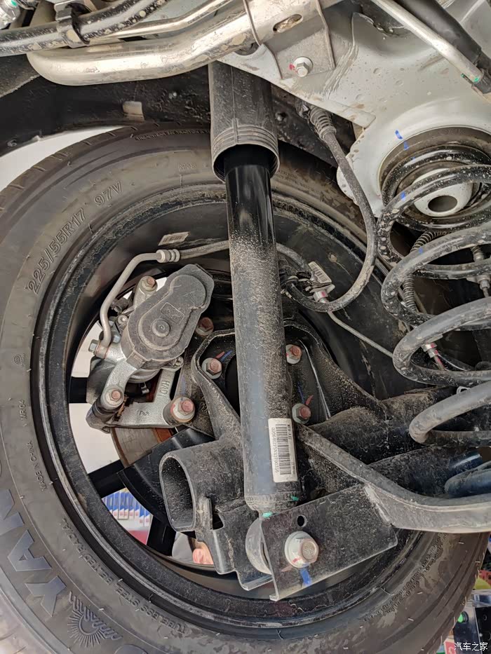 比亚迪宋maxdmi底盘照片