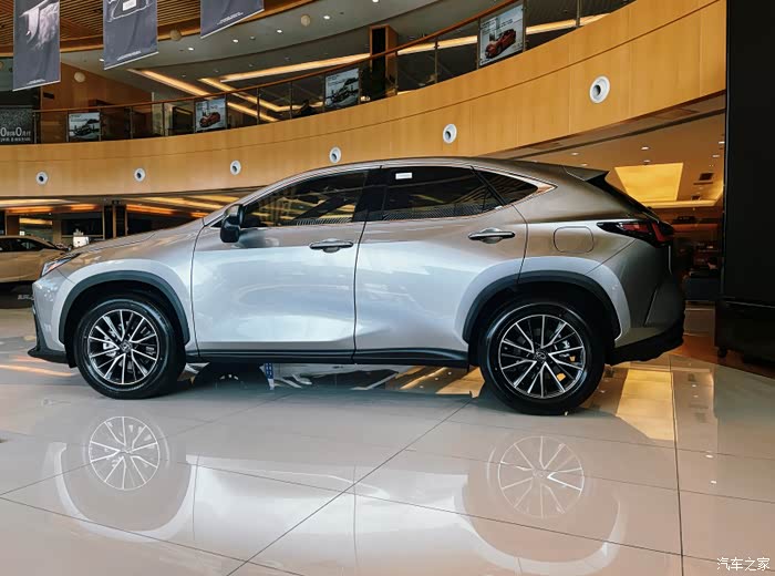 雷克萨斯nx350h展厅实拍