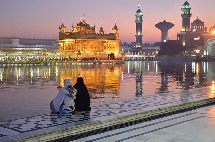 阿姆利则金庙是印度锡克教的最大一个寺庙