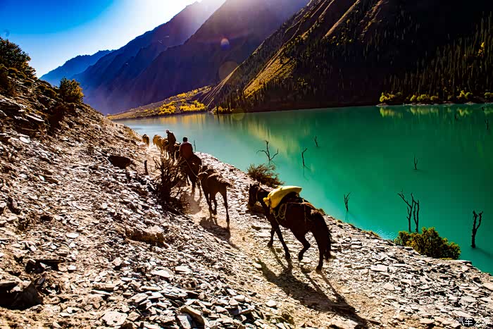 再走孟克特古道赏美景