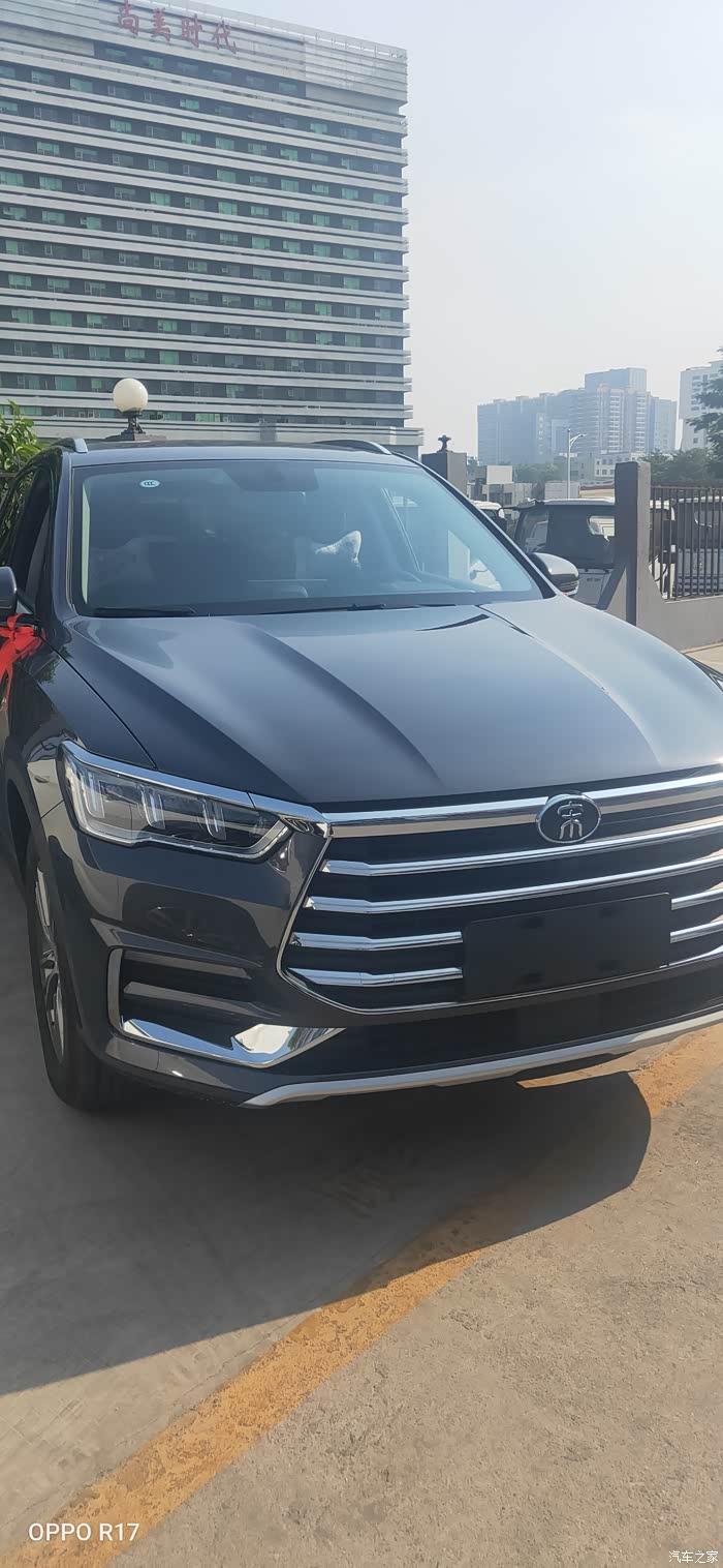 比亚迪宋pro个性山脉灰