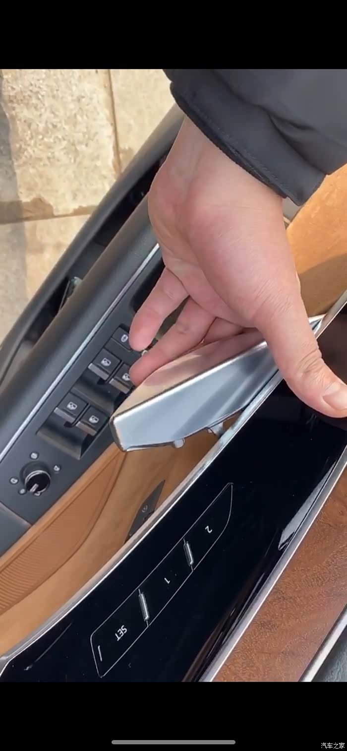 【图】奥迪a8l门把手这样正常吗_奥迪a8论坛_汽车之家论坛