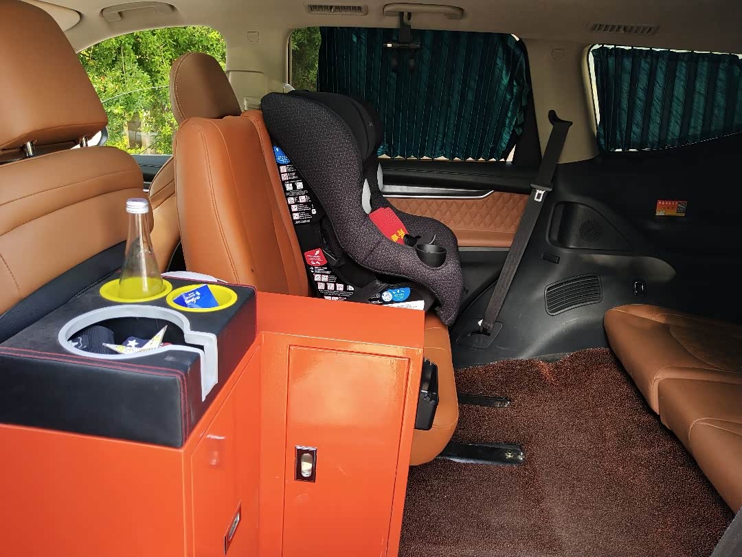 大通d90中间座椅小改