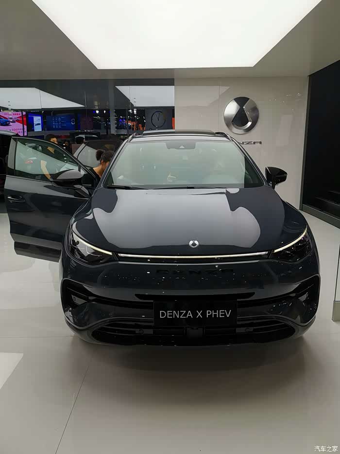 广州车展之腾势x