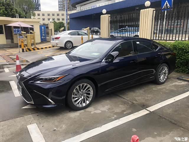 大量求19款雷克萨斯es260sport版本的各种实车(各颜色)的图片