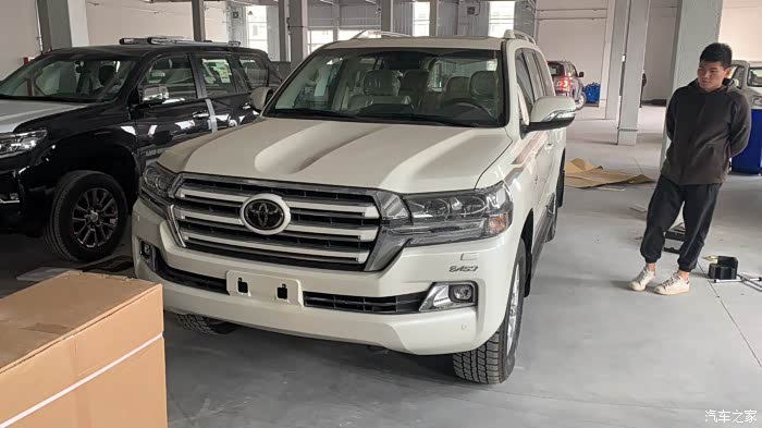 天津港提18款陆地巡洋舰5700kdss限量版