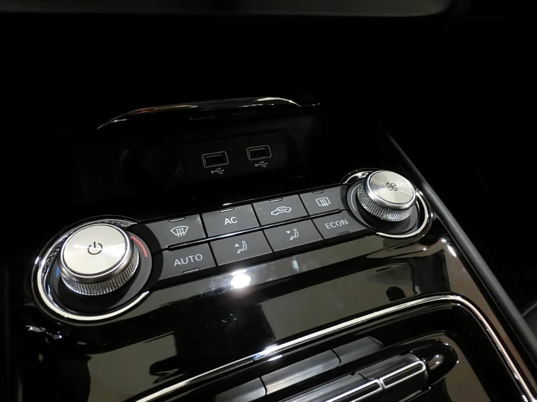 【准备入手】瞒着媳妇"偷偷"来试驾荣威ei5