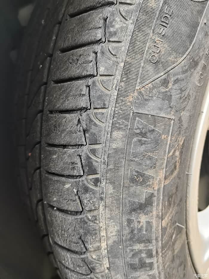 【图】福克斯的原车米其林轮胎裂纹_福克斯论坛_汽车之家论坛
