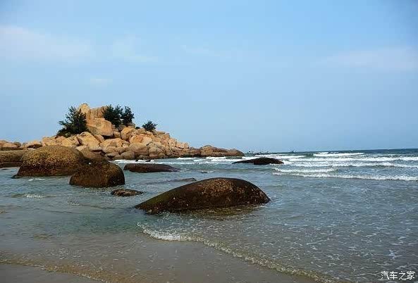 此刻我脚踩海边浪花中秋小度漳浦的七星海