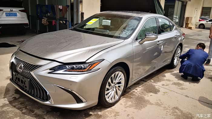 坐标兰州超音速钛银es300h行政版提车记