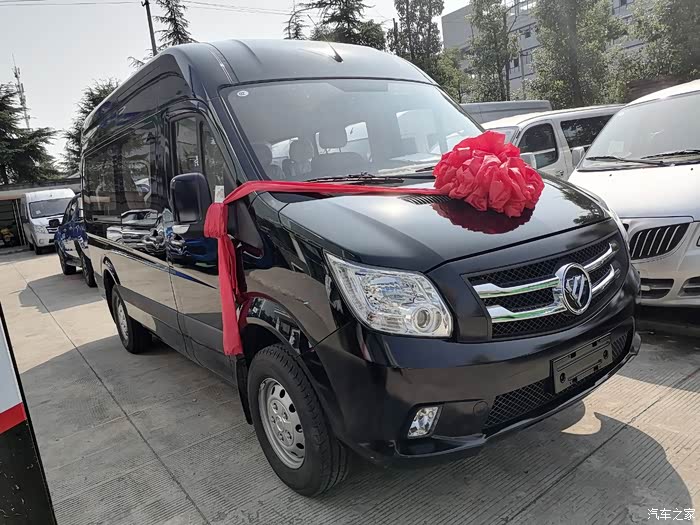 图雅诺小客国六长轴中顶9座实车图