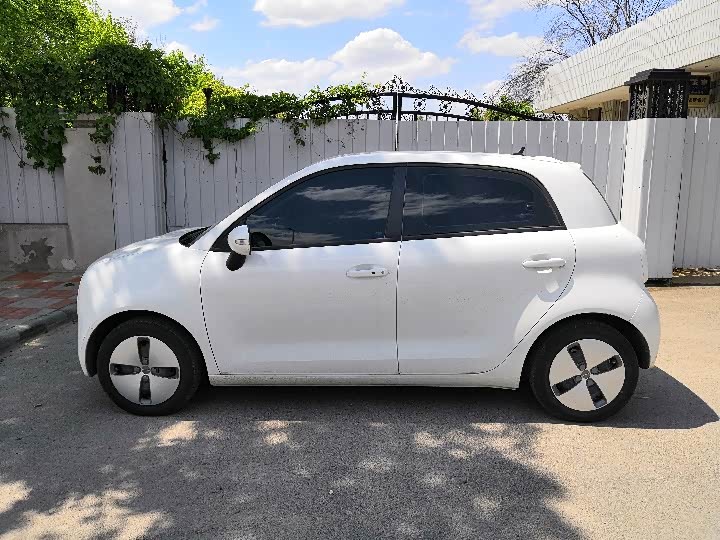 穿梭在城市间的白色靓丽风景线——欧拉r1