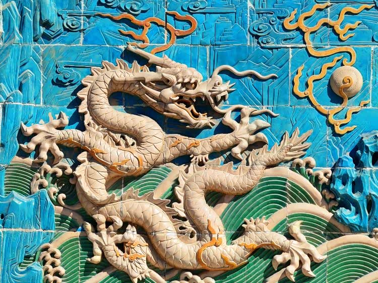 形态各异的龙几乎是中国形象的最生动代表