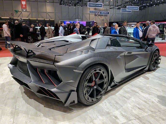 一枚黑碳大牛mansory aventador