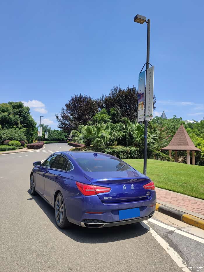 云淡风轻的夏天,红旗h5路边美拍