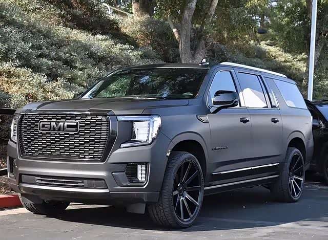 标配v8动力新款gmcyukonxl实车坐满7人无压力