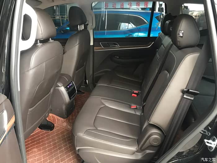 荣威rx8今天去试驾了下感觉下分享下