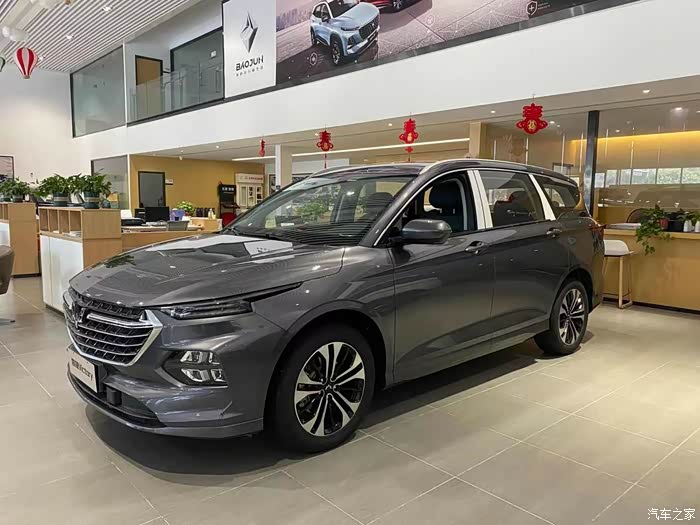 五菱凯捷一大家子的保姆车