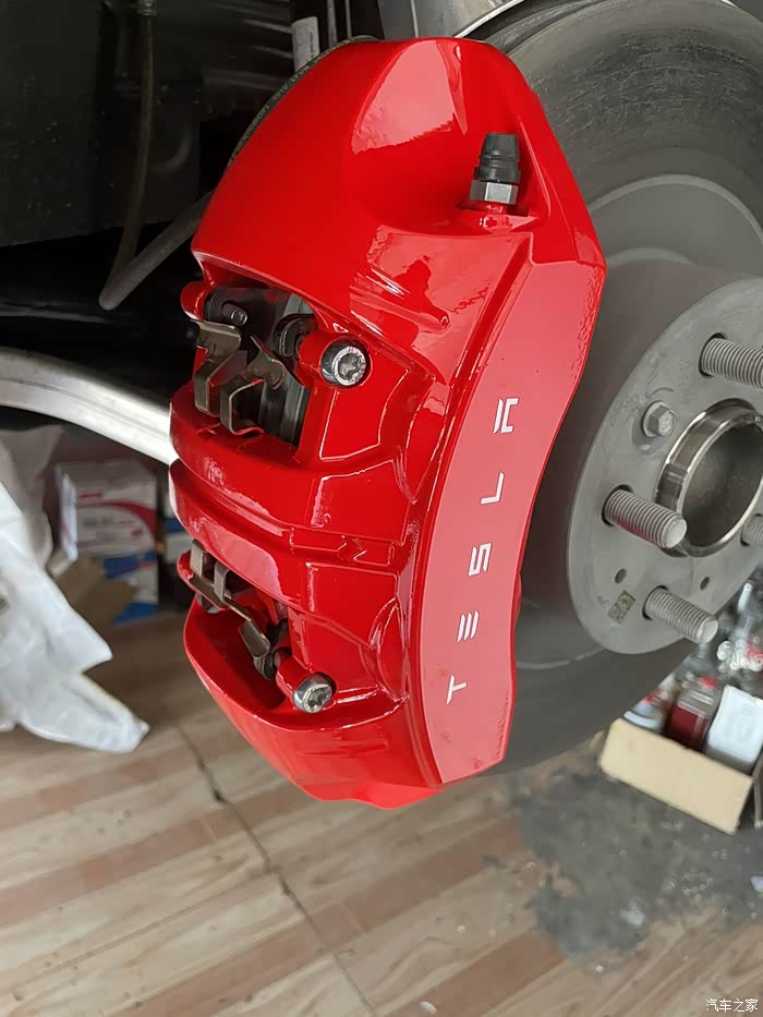 特斯拉喷卡钳改色