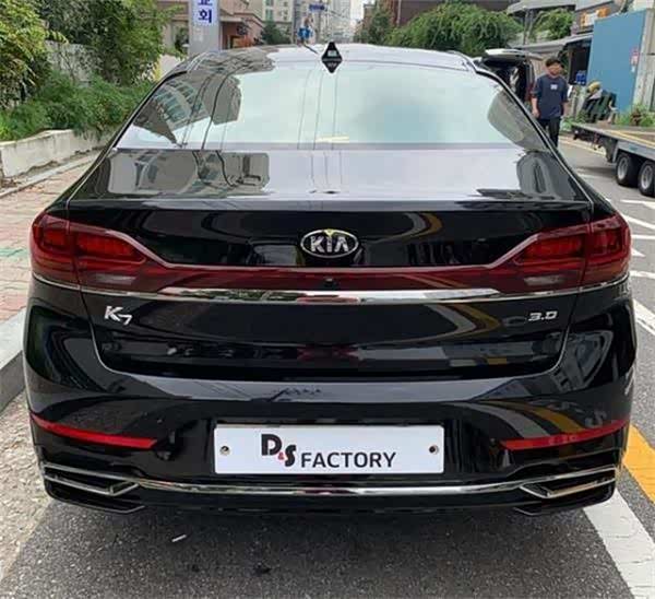 全新起亚k7在外观设计上非常高端很有豪车的即视感很赞