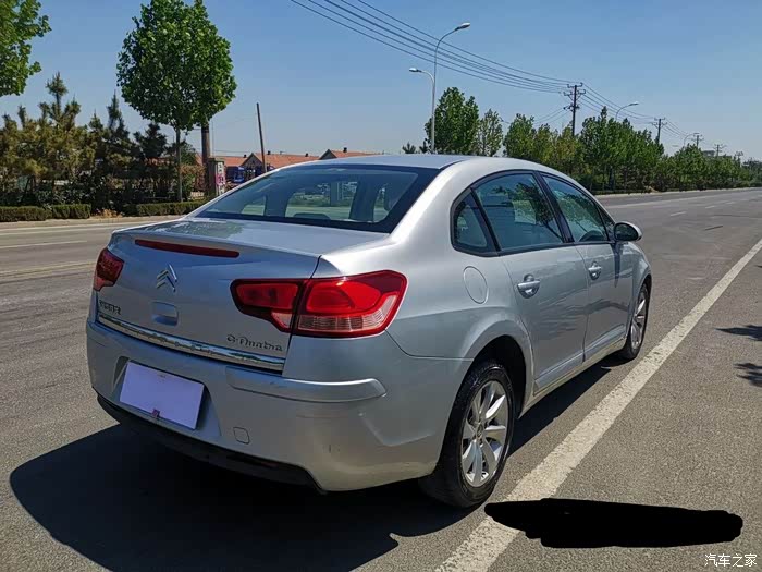 尖头老款09世嘉11个年头了在我心里尖头世嘉才是经典