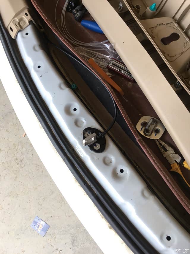 16款宝骏730电尾门自己施工完成