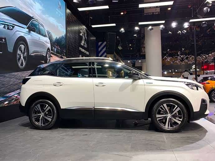 东风标致首款插电混动suv车型4008phev4wd