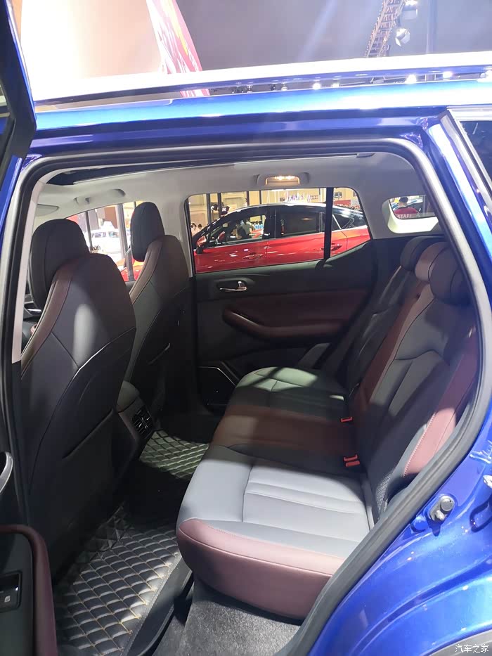 假期逛车展～偶遇传祺gs4