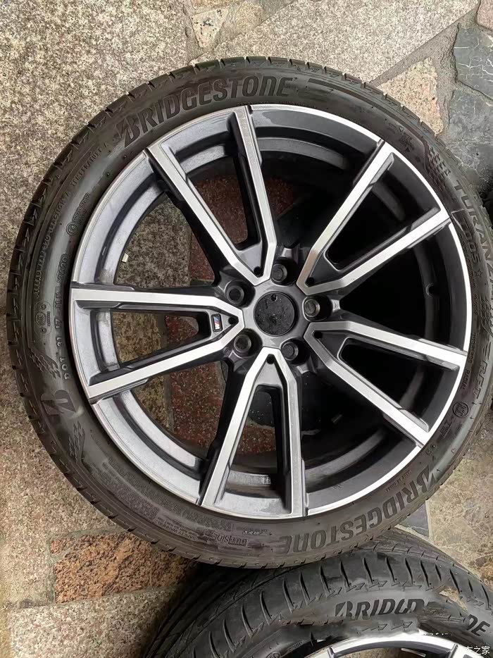 【图】出325li新车18寸m运动轮毂一套_宝马3系论坛_汽车之家论坛