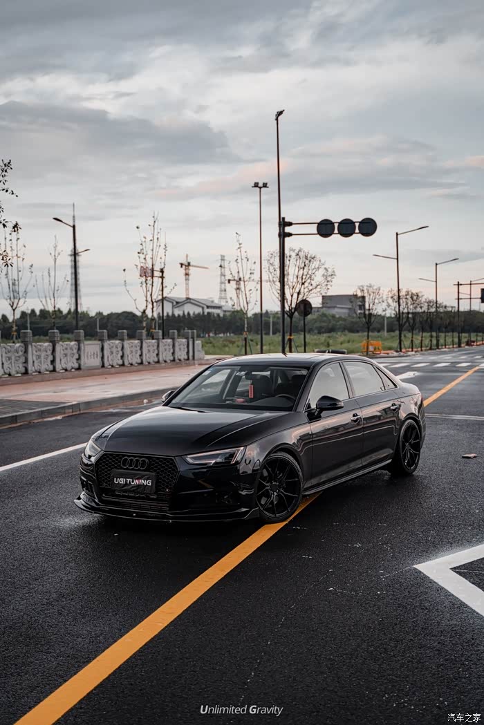 奥迪a4lb9黑武士更新