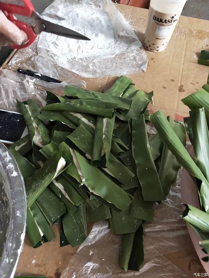 湛江,茂名糯米籺式样很,有煮汤籺,寿桃籺,水籺,糖心糍,灰水粽