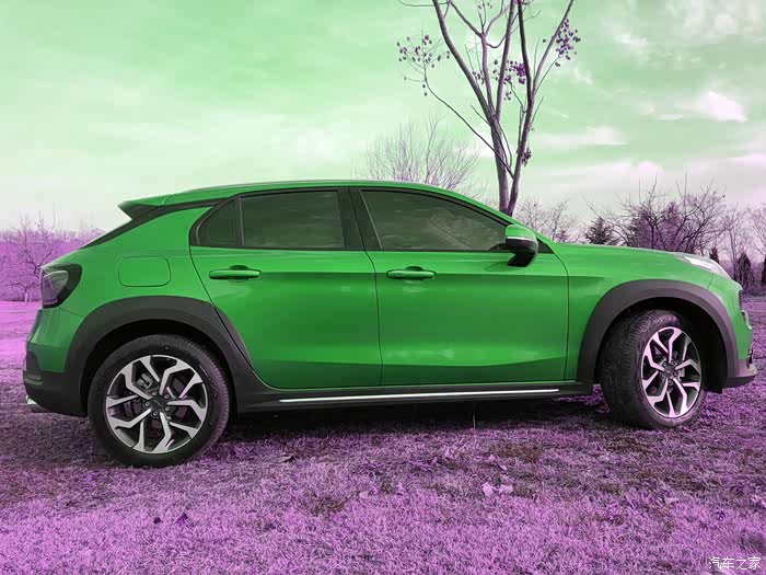 内外兼修的领克02,不求十全十美,但求十分满意(五彩缤纷炫图)